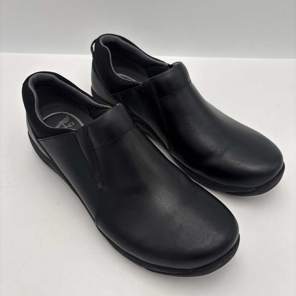 Dansko Shoes Womens 8. 8.5 EU 40 Enya Clogs Black Leather Slip Resistant